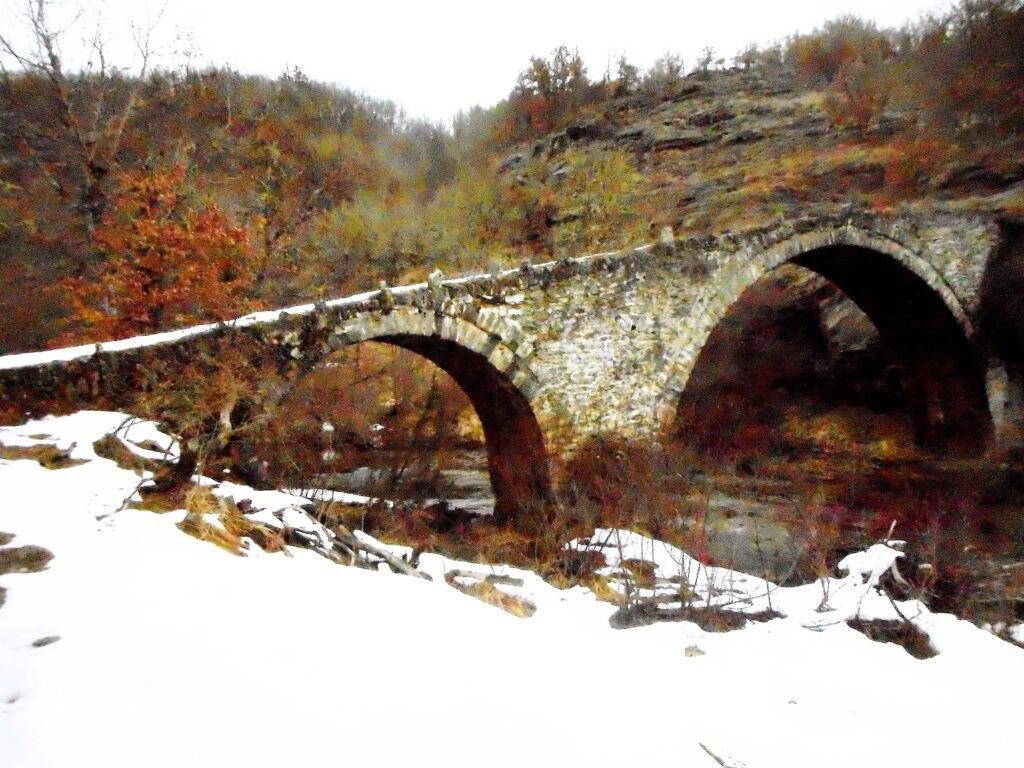 Πηγές και γεφύρια της Μόρφης — φωτογραφία 6