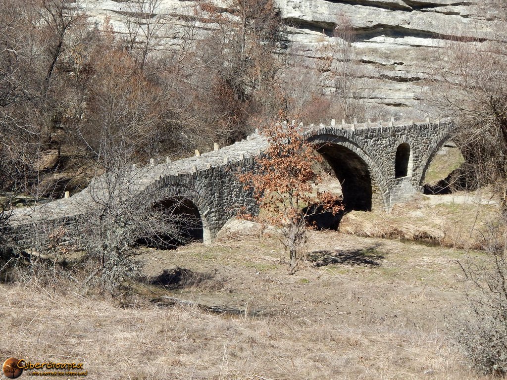 Πηγές και γεφύρια της Μόρφης — φωτογραφία 9